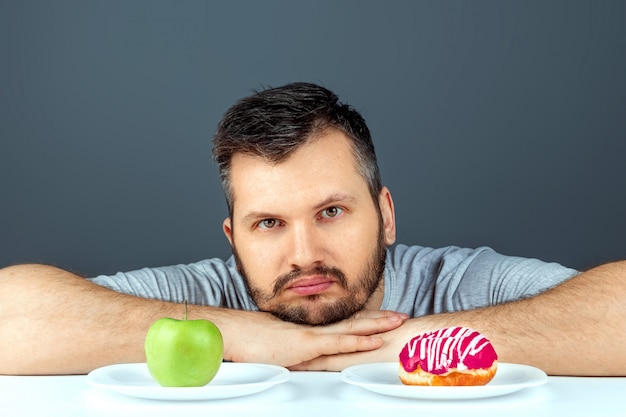 Ile kalorii powinien jeść mężczyzna, aby zachować zdrową wagę?