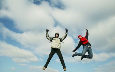 Skok tandemowy – adrenalina i bezpieczeństwo w jednym