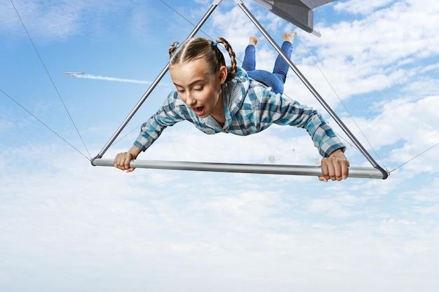 Jak przygotować się do skoku ze spadochronem?