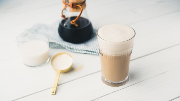 Jaką śmietanę do kawy wybrać na diecie keto?