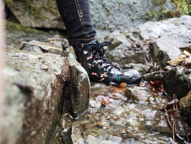 Jakie buty sprawdzą się podczas letnich wędrówek po górach?