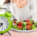 Na czym polega intermittent fasting i jak wpływa na nasz organizm?