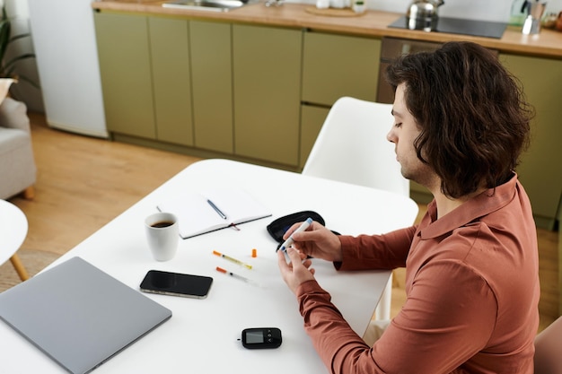 Jak sprawdzić stan ketozy w domowych warunkach?