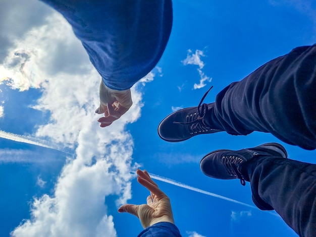 Najpopularniejsze miejsca, gdzie można skoczyć ze spadochronem w Polsce