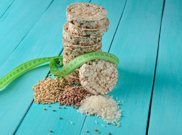 Ile gram węglowodanów na kg masy potrzebuje organizm?