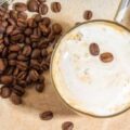 Jakie mleko roślinne do kawy sprawdzi się w codziennym parzeniu?