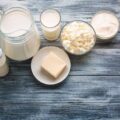 Jakie mleko ma najwięcej białka i czy warto je wybierać?