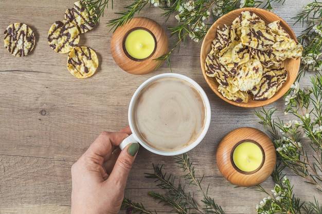 Jakie mleko wegańskie do kawy sprawdzi się na co dzień?