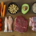 Ile jeść białka tłuszczy i węglowodanów aby zadbać o zdrową dietę?